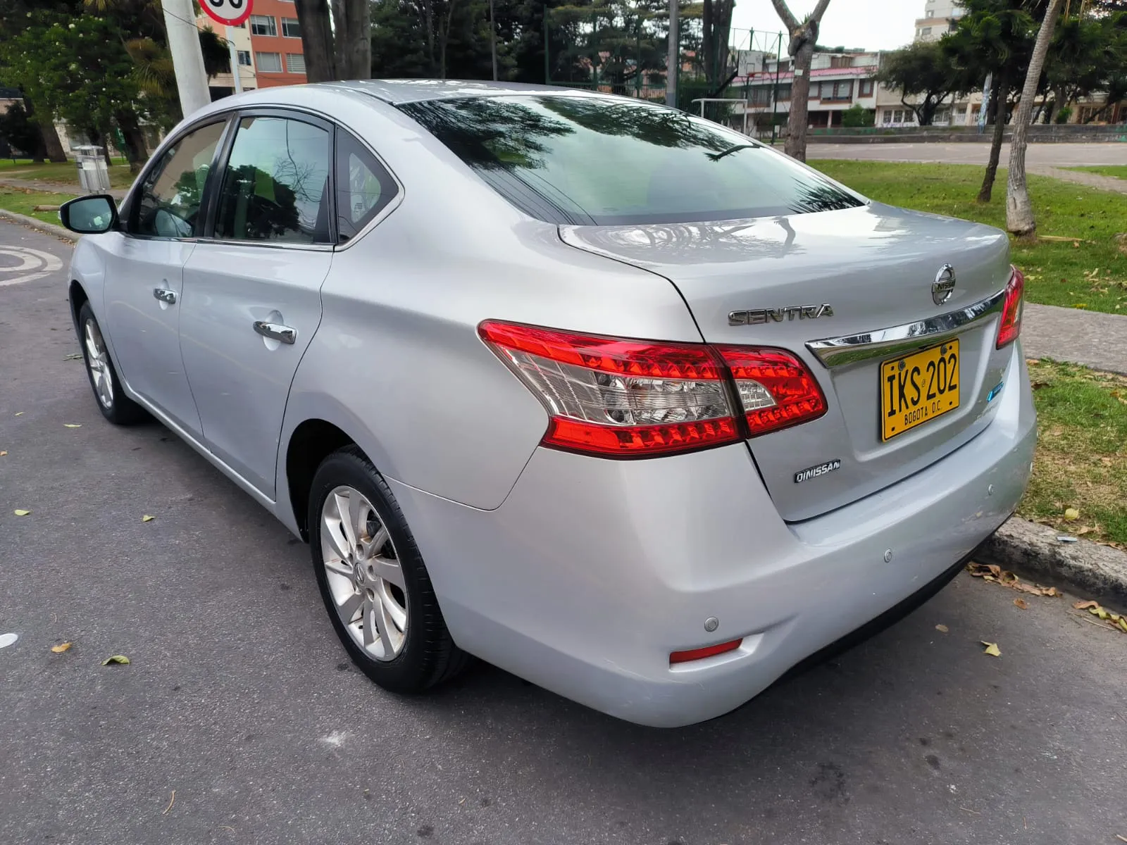 NISSAN SENTRA B17 ADVANCE 2016