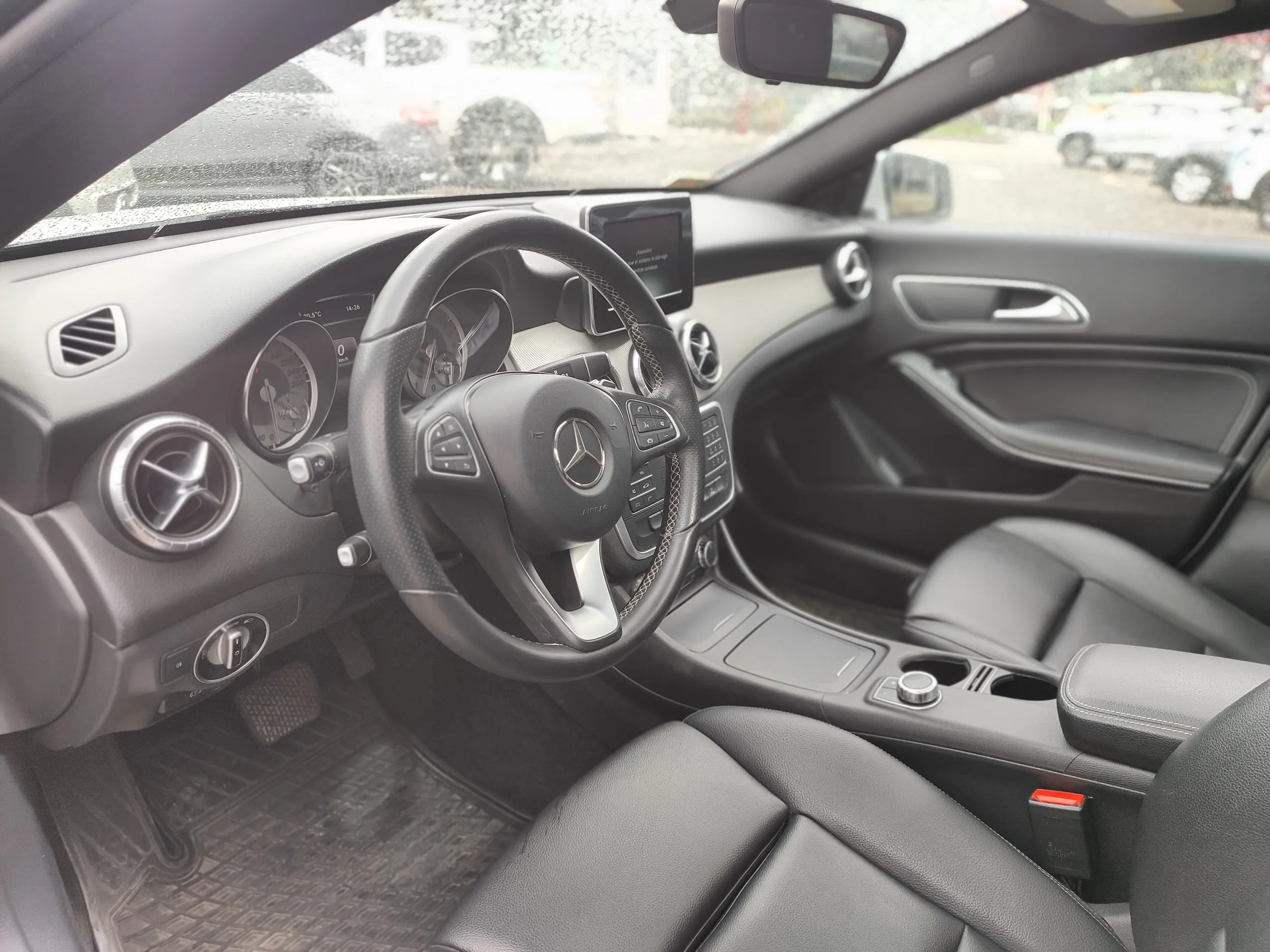 MERCEDES BENZ Cla180 PROGRESSIVE 2016