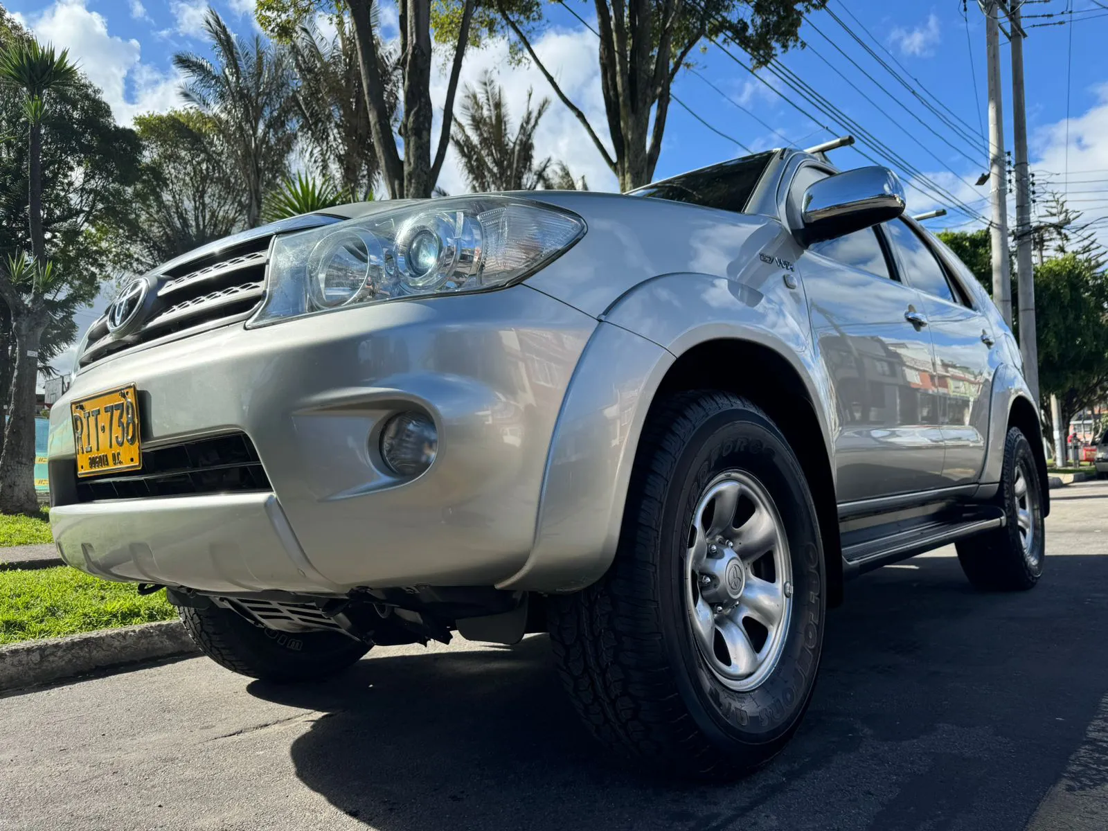 TOYOTA FORTUNER 2.7L 2011