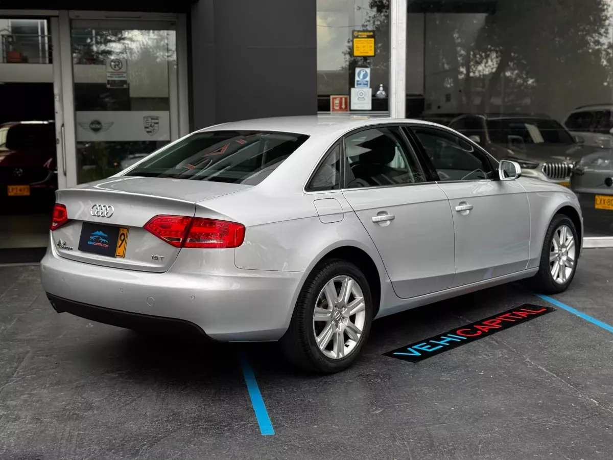 AUDI A4 2012