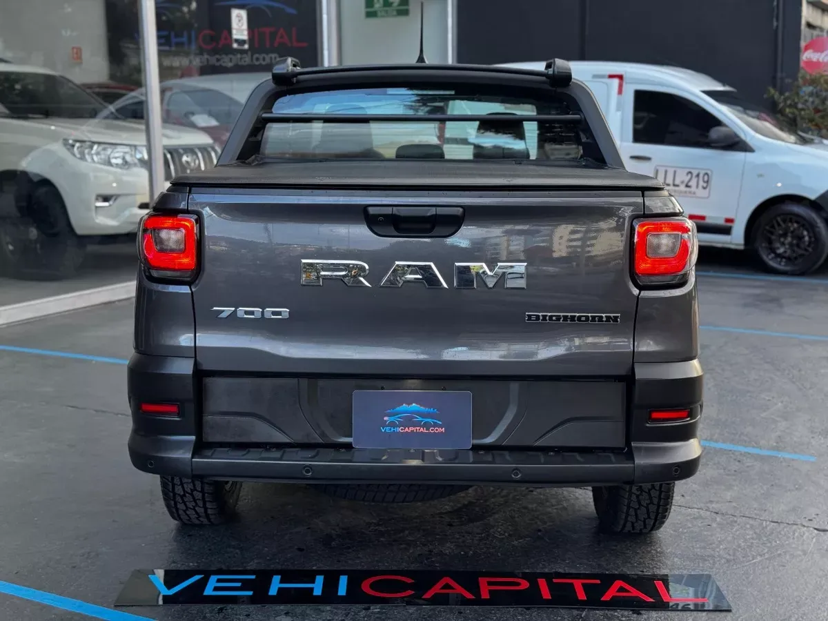 RAM 700 BIG HORN  2024