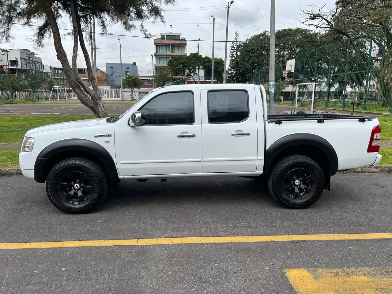 FORD RANGER XLT 2010