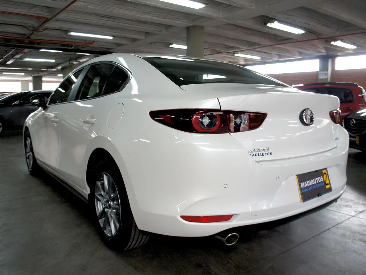 MAZDA 3 GRAND TOURING MHEV 2024