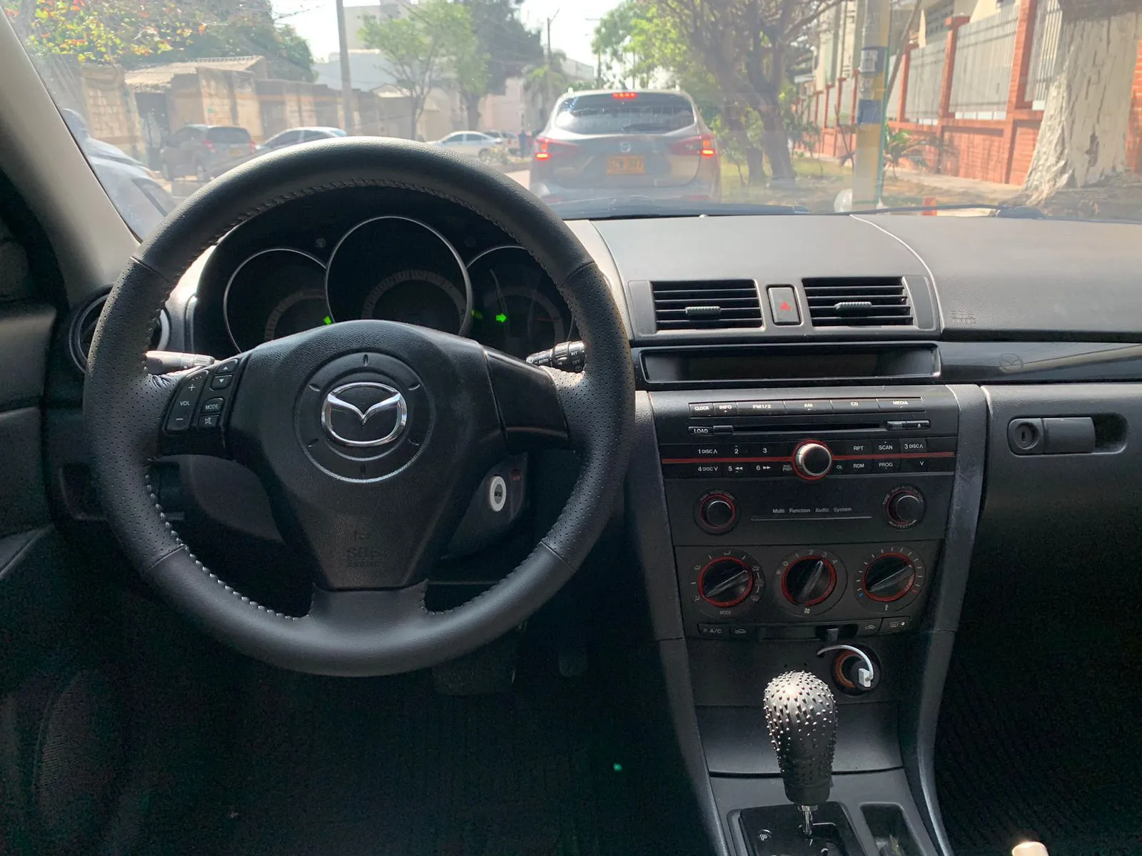 MAZDA 3 2006