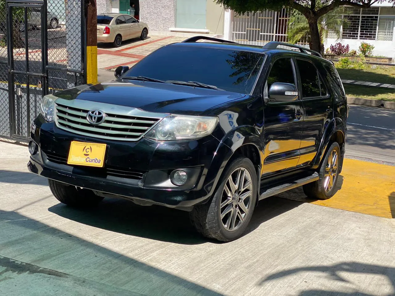 TOYOTA FORTUNER 2014