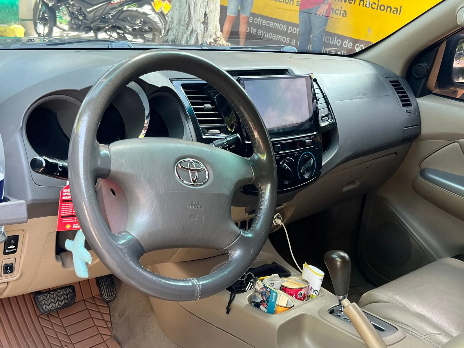 TOYOTA FORTUNER 2011