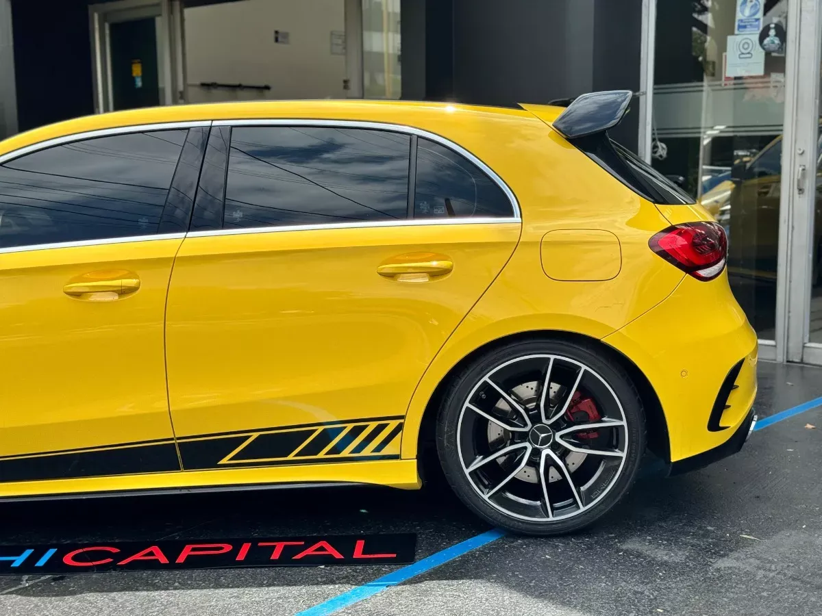 MERCEDES BENZ A 35 AMG 2021