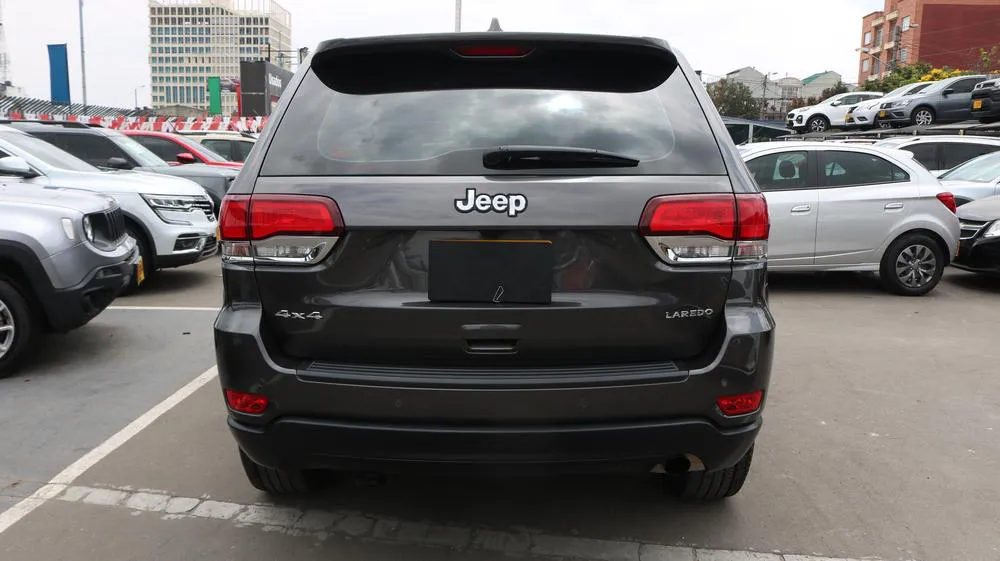 JEEP GRAND CHEROKEE [4] LAREDO 2021