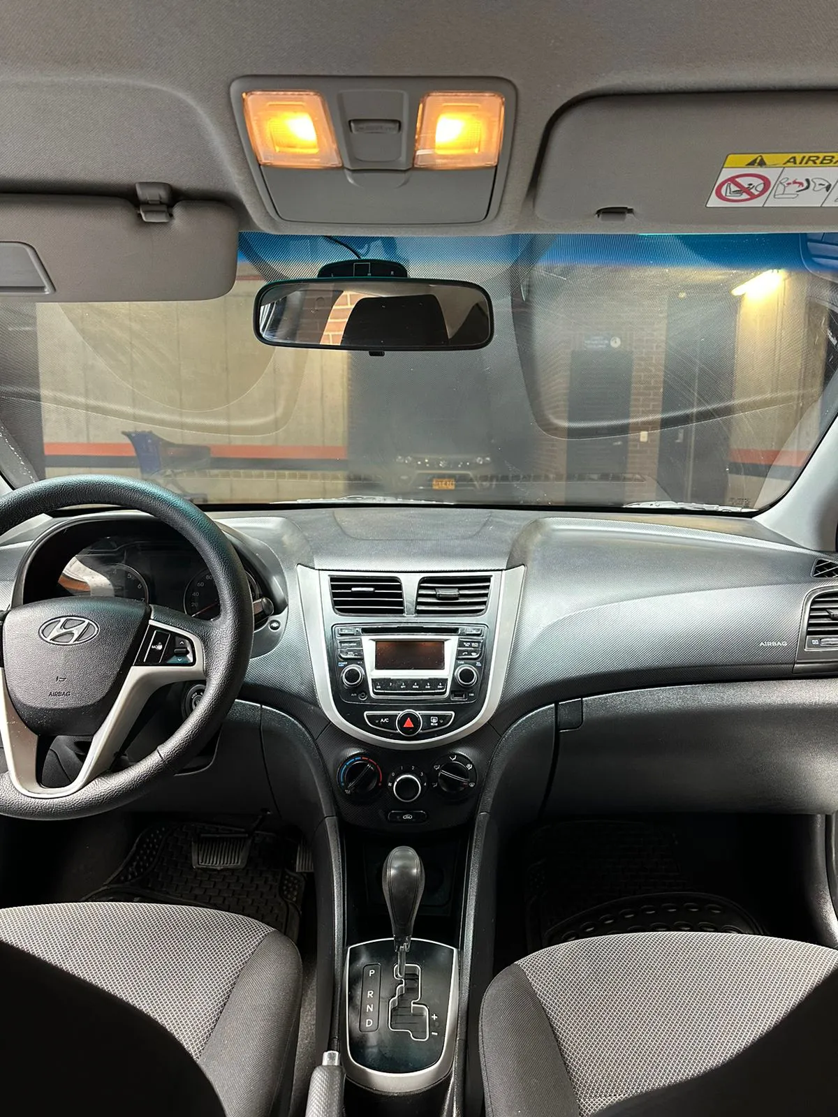 HYUNDAI Accent i25 2015