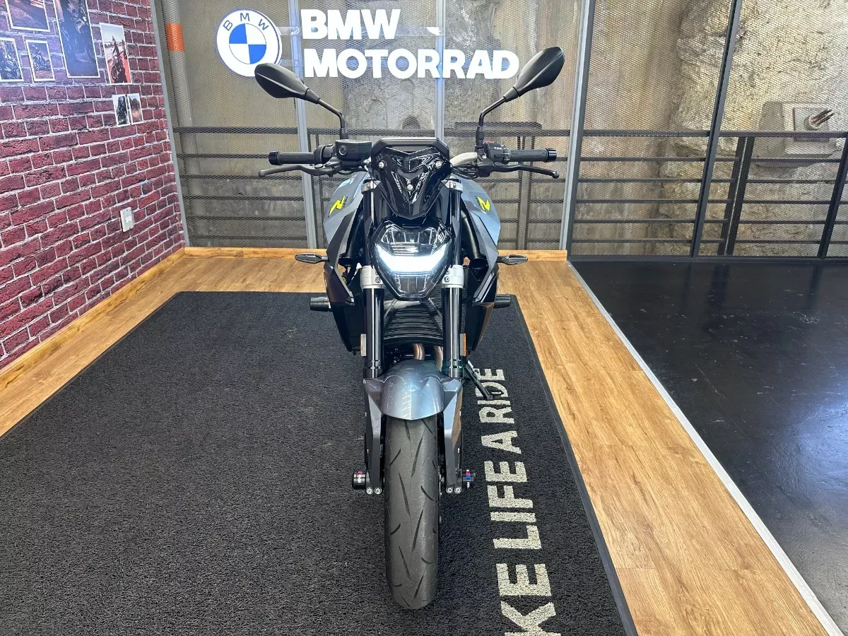 BMW F 900 R DYNAMIC 2024