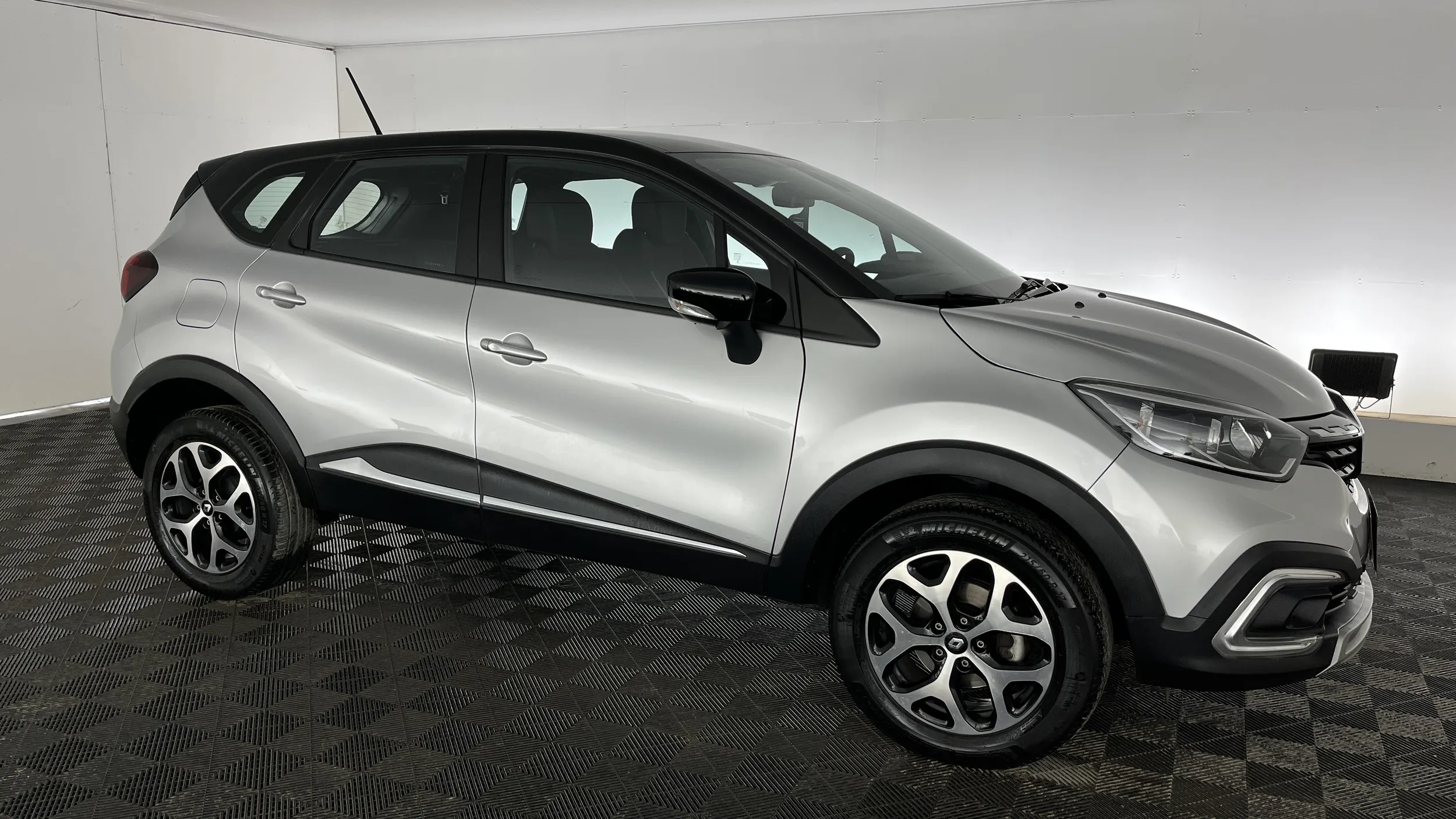 RENAULT CAPTUR INTENS 2024