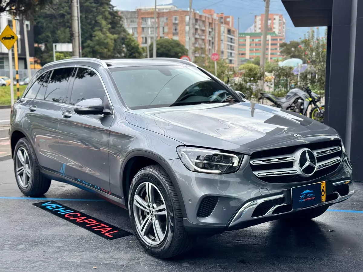 MERCEDES BENZ GLC 300 2021