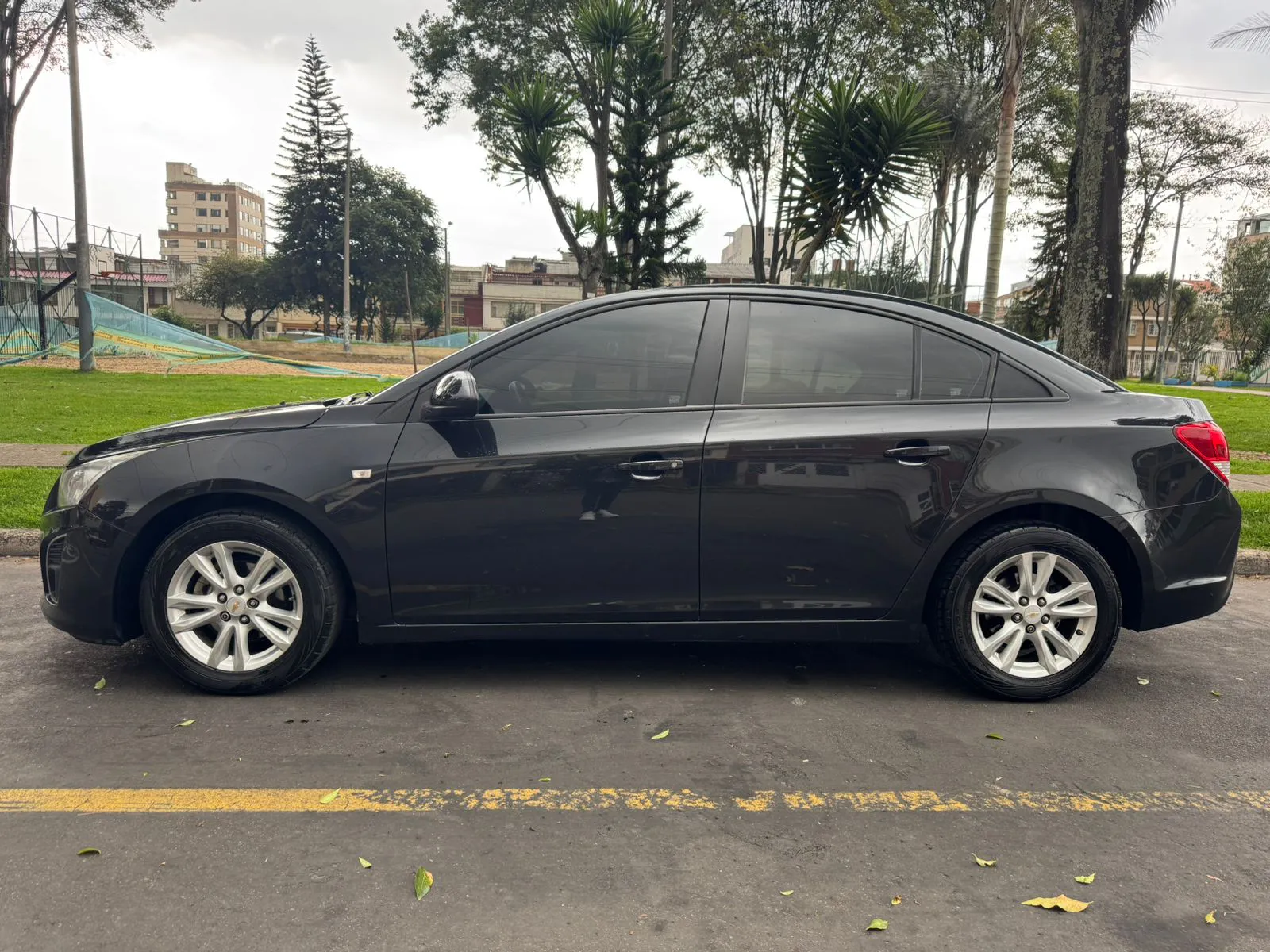 CHEVROLET CRUZE LS 2013