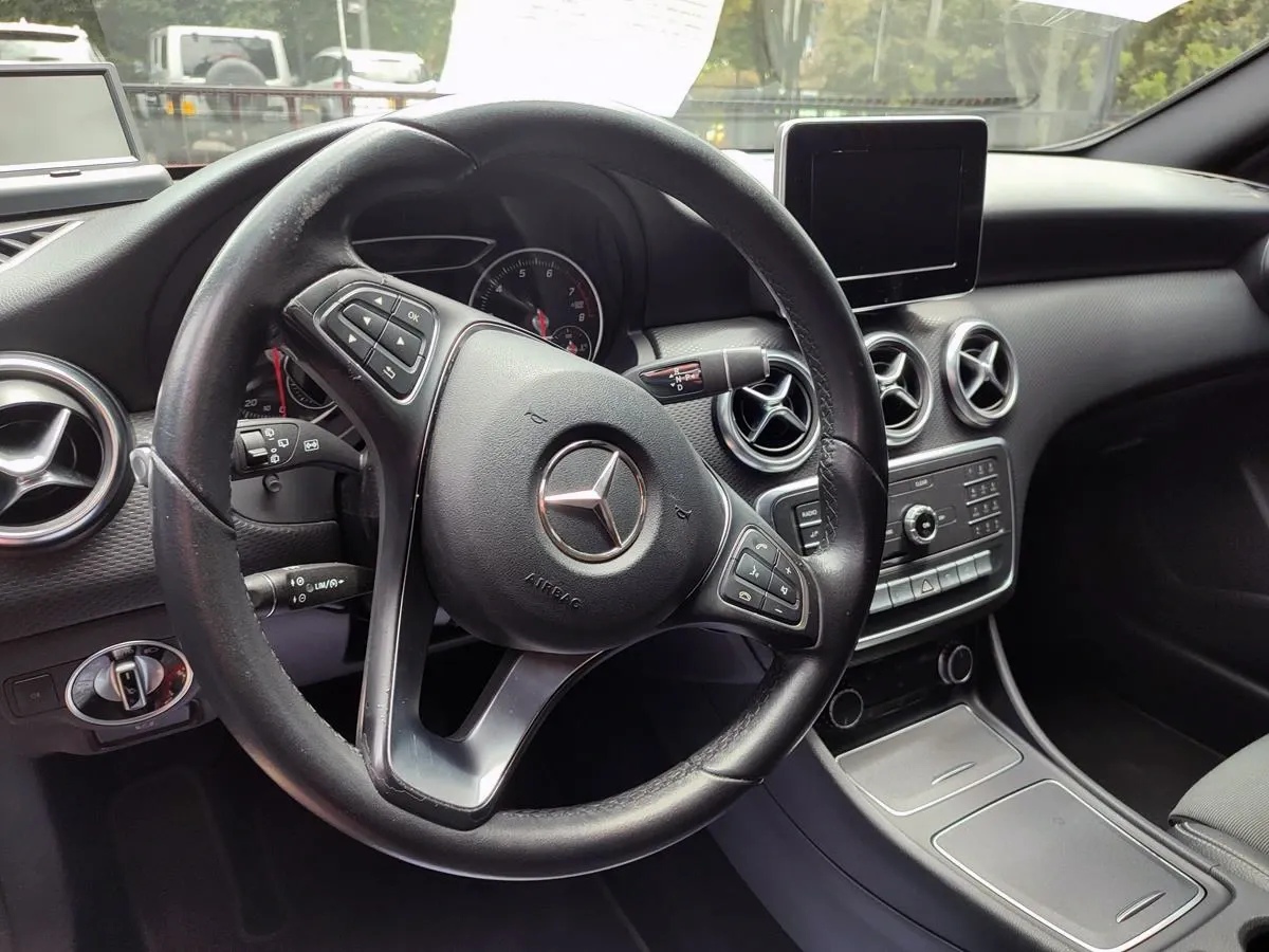 MERCEDES BENZ A 200 [W169] 2017