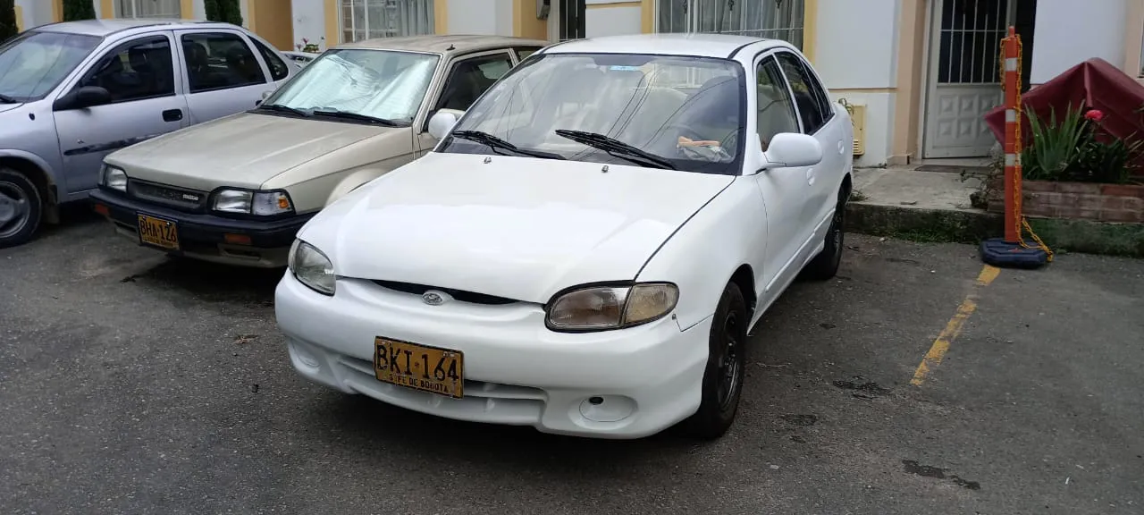 HYUNDAI Accent i25 1998