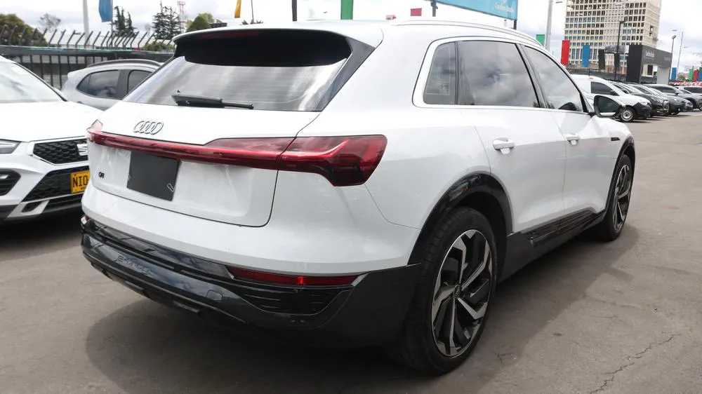 AUDI Q8 E-TRON 55 QUATTRO PRESTIGE 2024