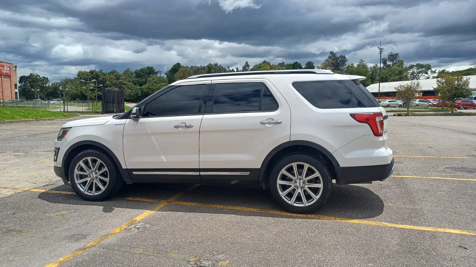 FORD EXPLORER [5] LIMITED 2016