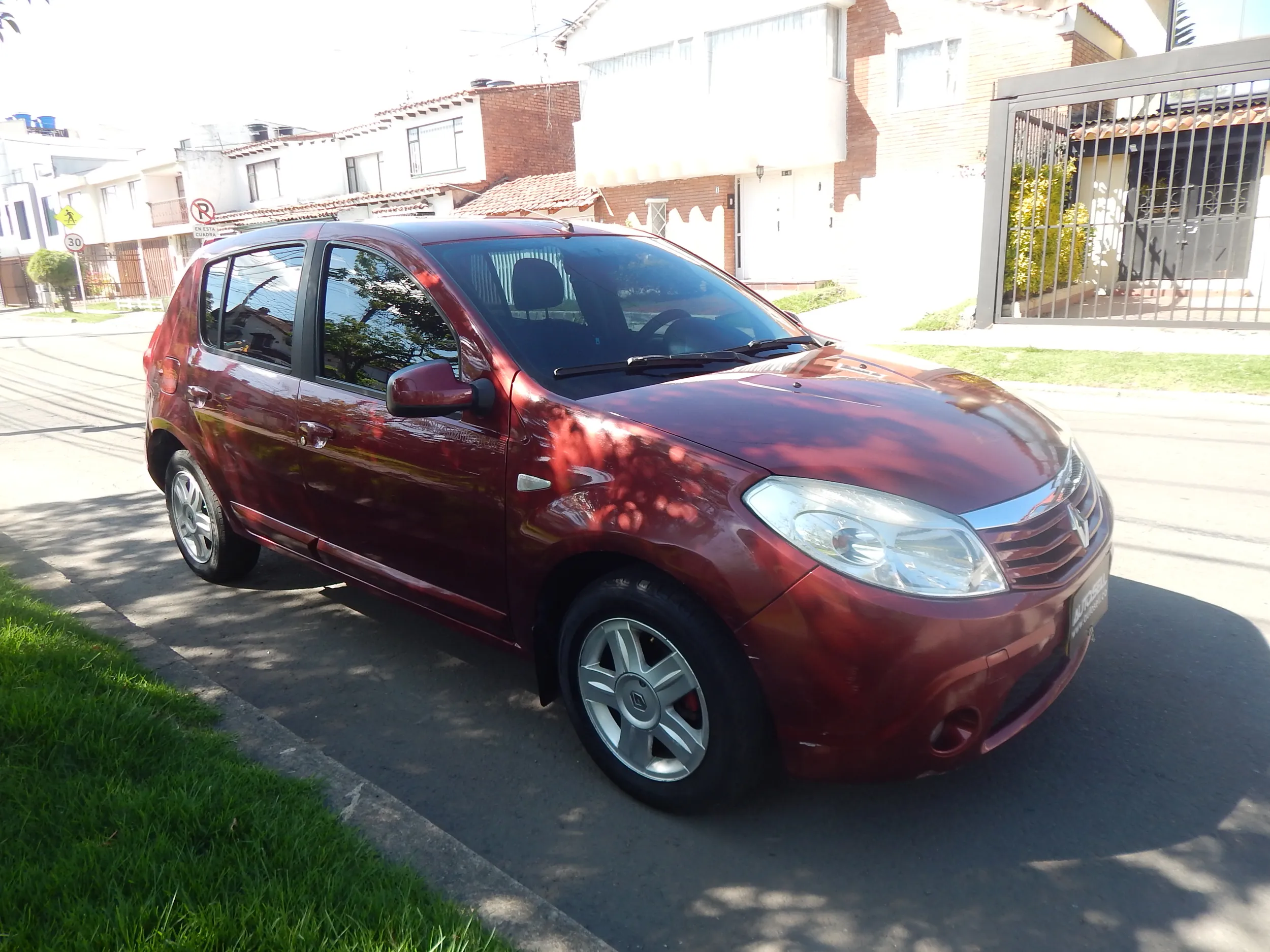 RENAULT SANDERO 2011