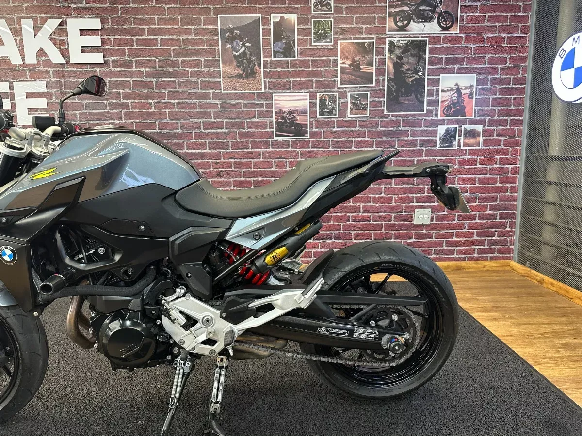 BMW F 900 R DYNAMIC 2024