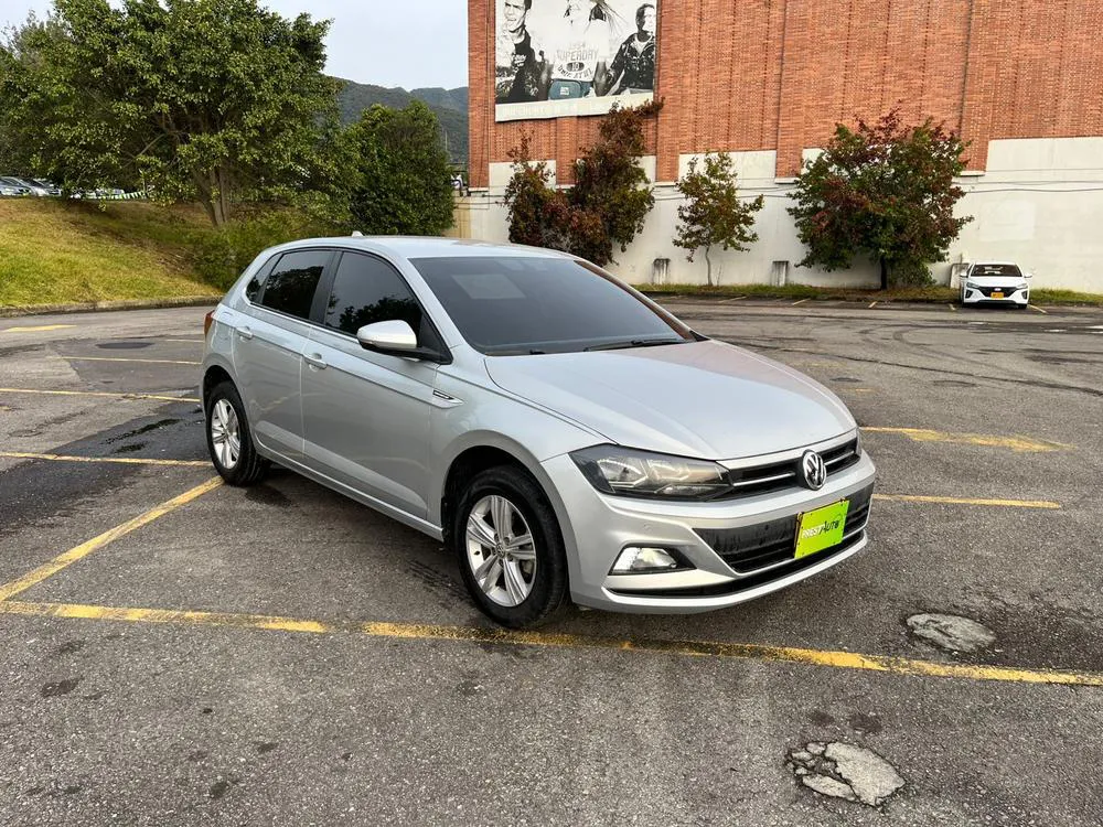 VOLKSWAGEN POLO [6] COMFORTLINE 2022