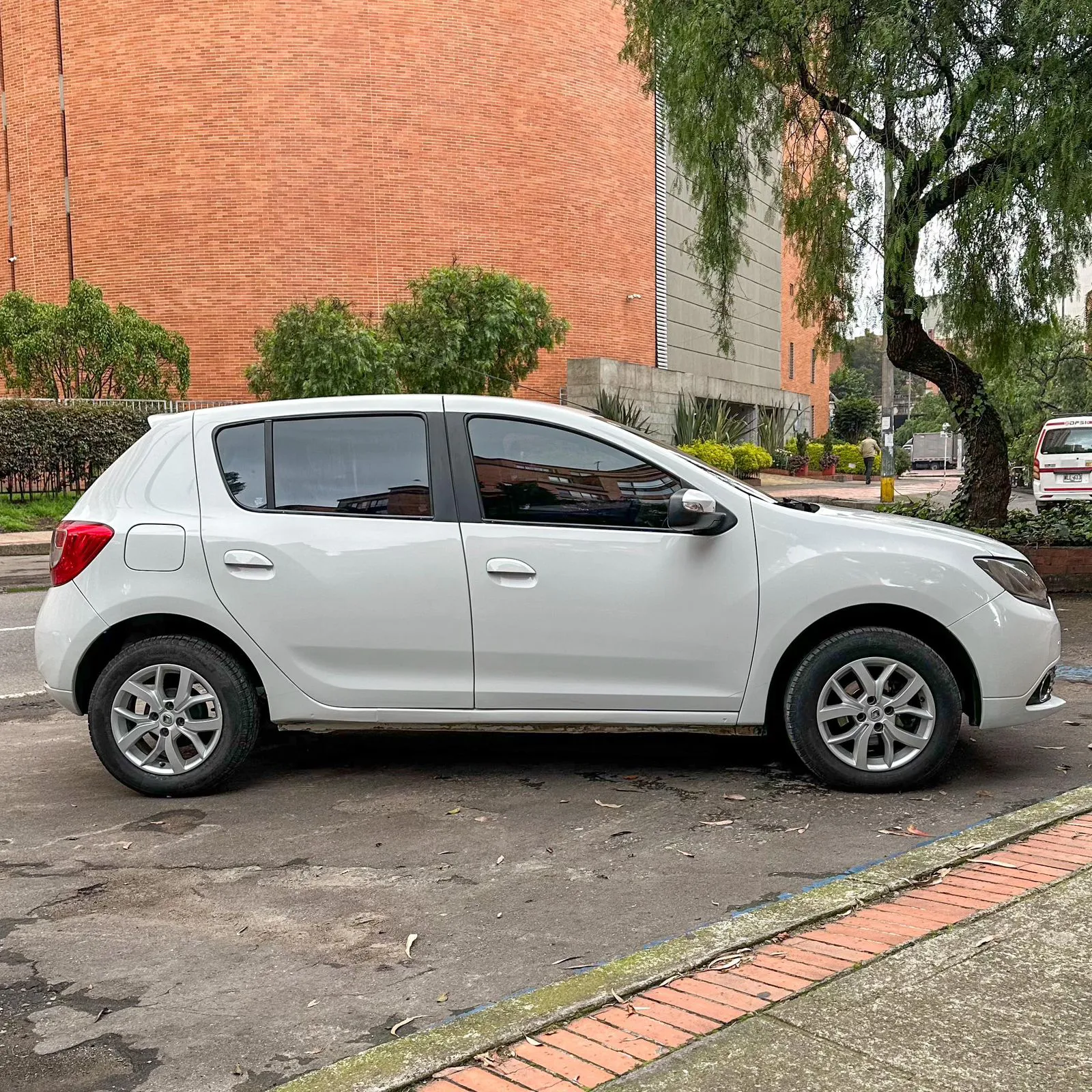 RENAULT SANDERO DYNAMIQUE 2016