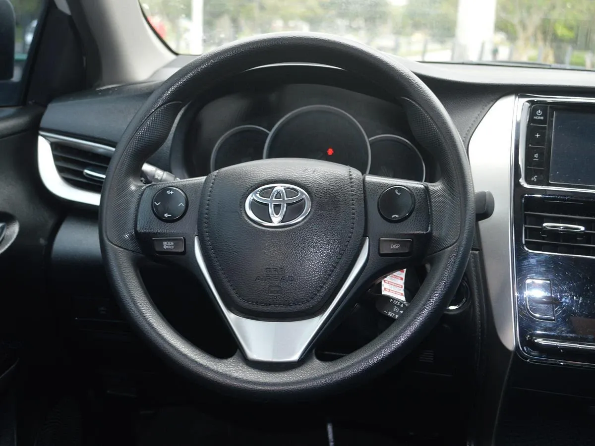 TOYOTA YARIS 2022