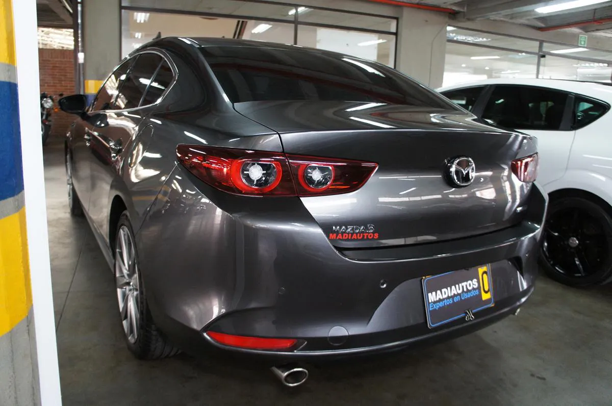 MAZDA 3 GRAND TOURING MHEV 2023