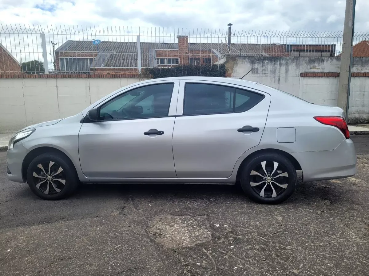 NISSAN VERSA 2019