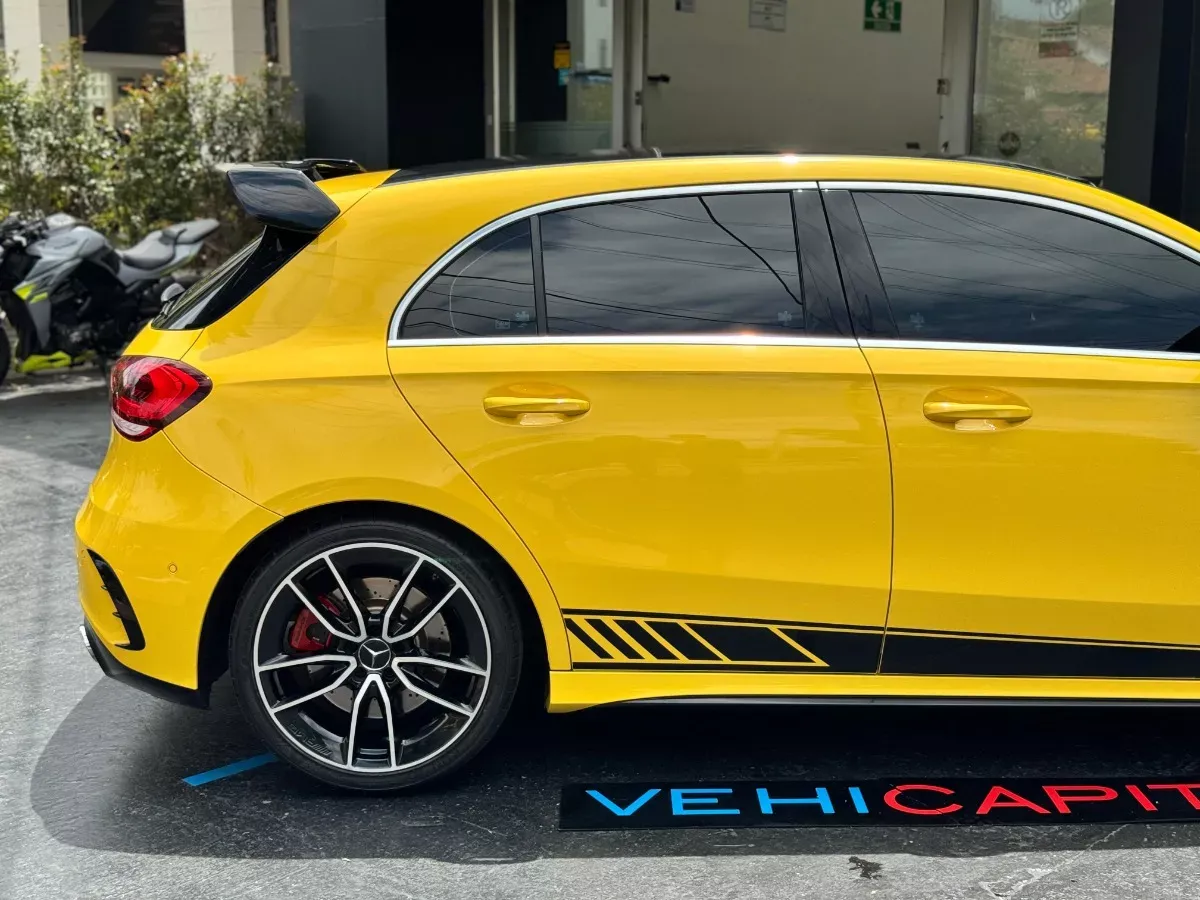 MERCEDES BENZ A 35 AMG 2021