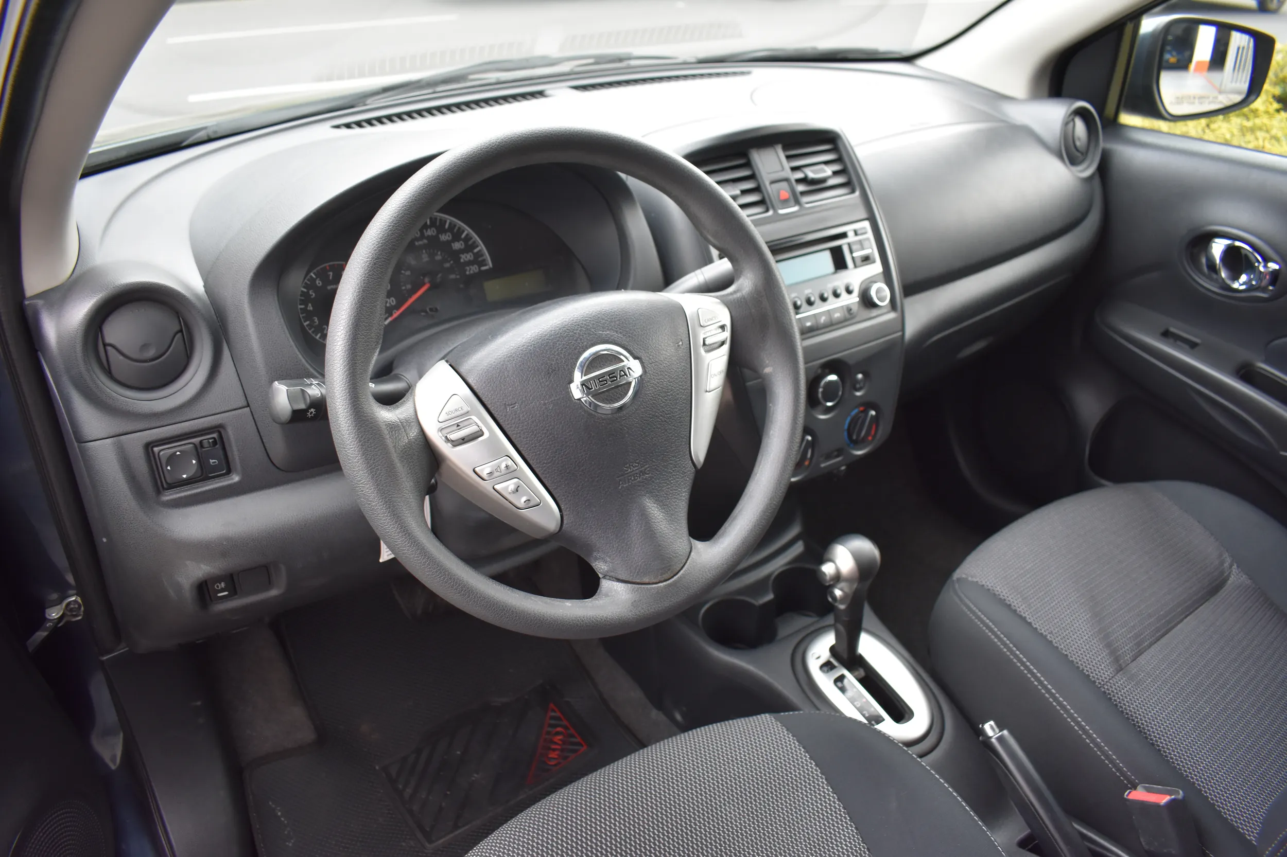 NISSAN VERSA 2016