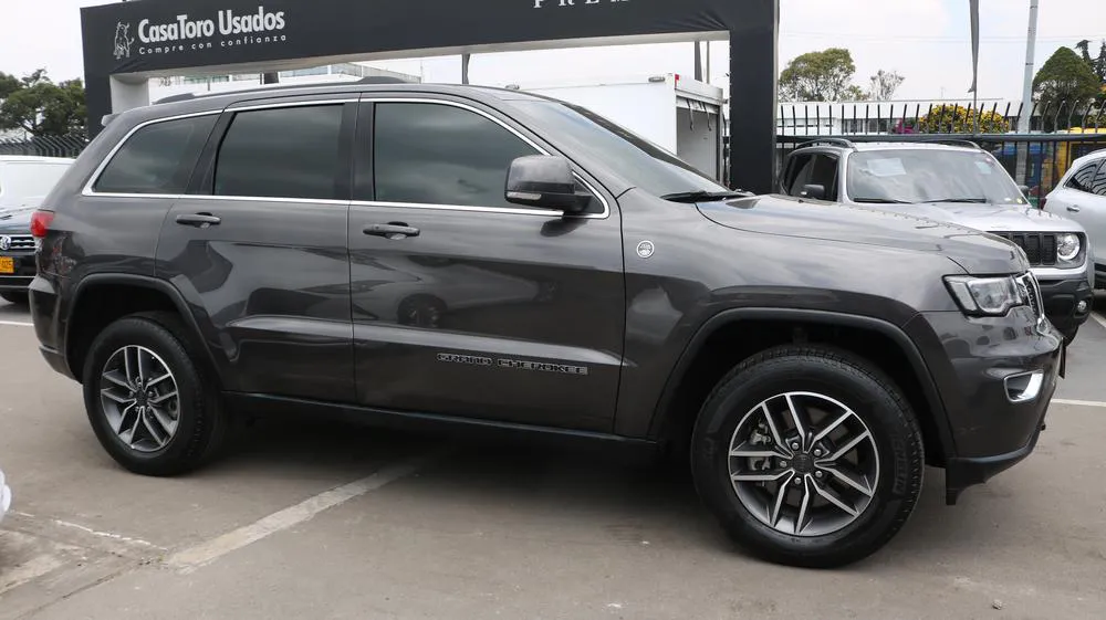 JEEP GRAND CHEROKEE [4] LAREDO 2021