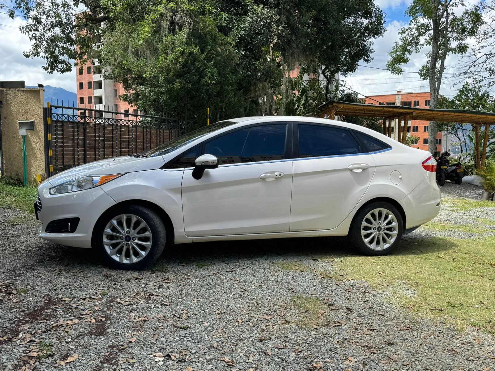 FORD FIESTA SPORTBACK TITANIUM 2017