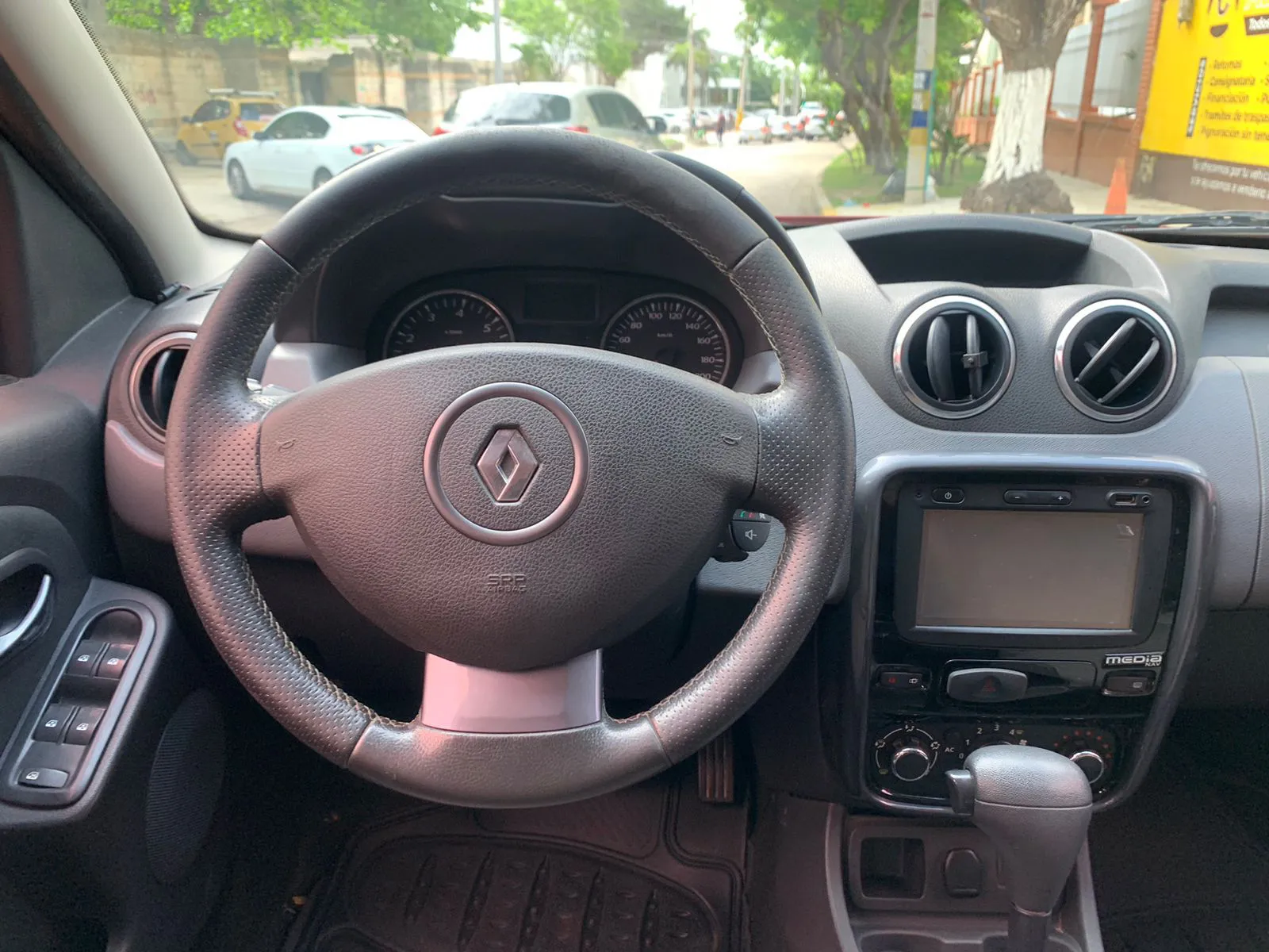 RENAULT DUSTER 2016