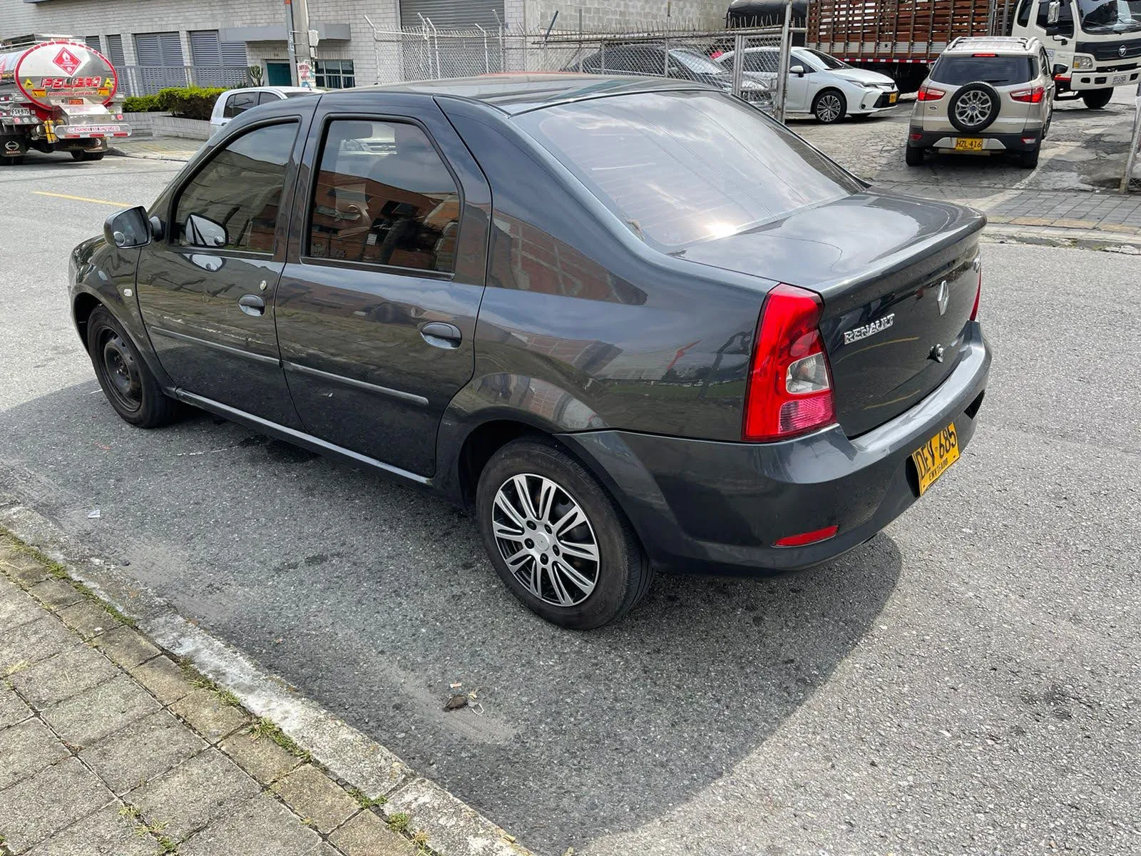 RENAULT LOGAN 2012