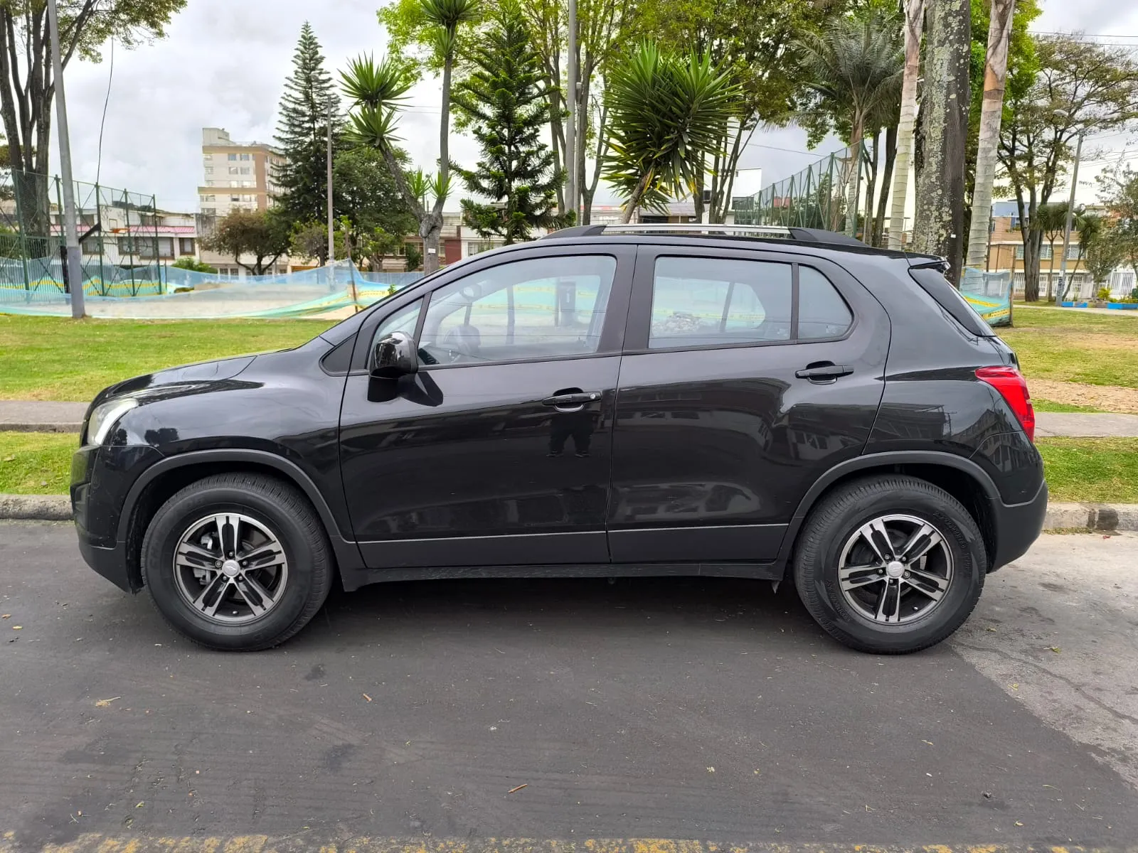 CHEVROLET TRACKER LS 2014