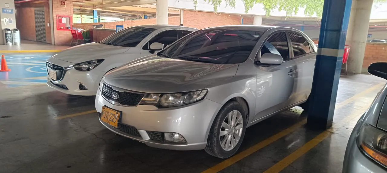 KIA CERATO 2011