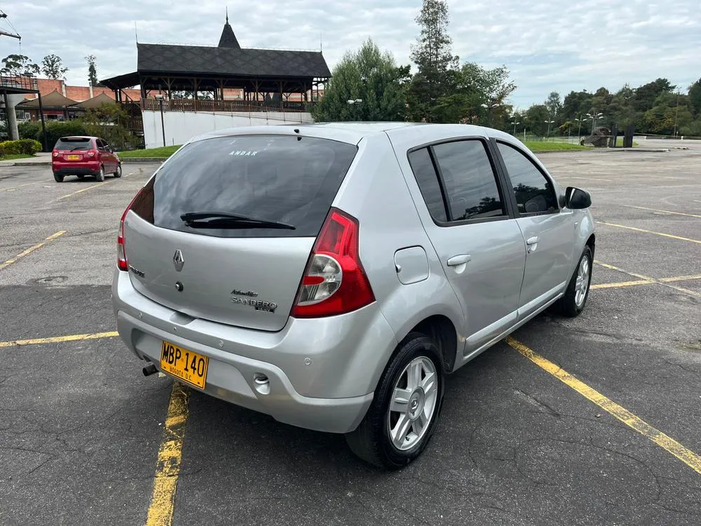 RENAULT SANDERO DYNAMIQUE 2012