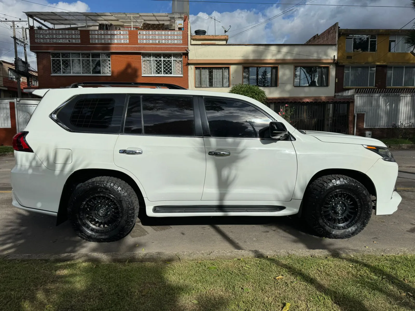 LEXUS LX [3] 570.0 2011