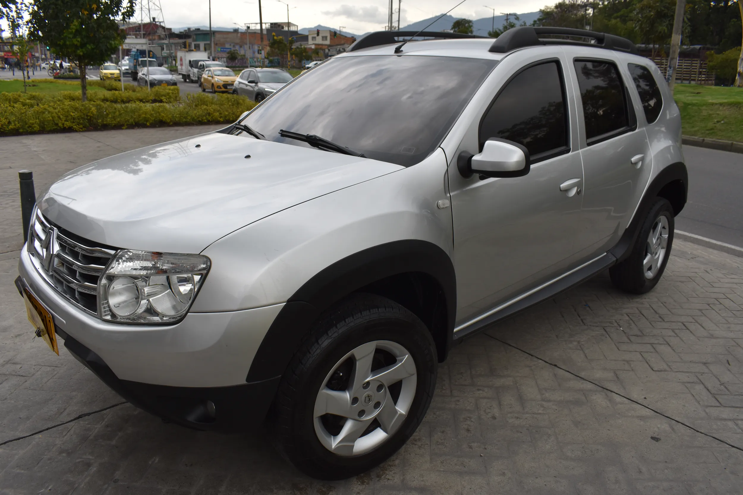 RENAULT DUSTER DUSTER DYNAMIQUE MT 2000CC 4X2 2016