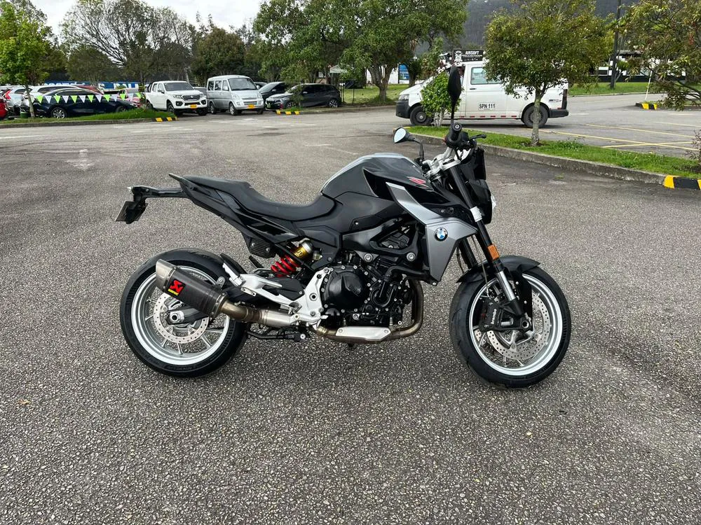 BMW F 900 R PURE 2022