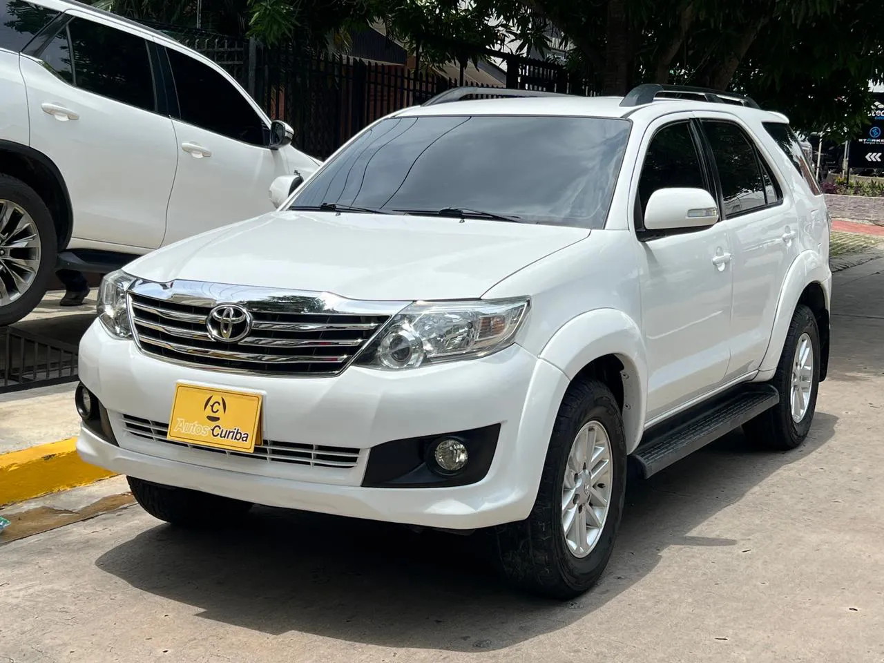 TOYOTA FORTUNER 2013