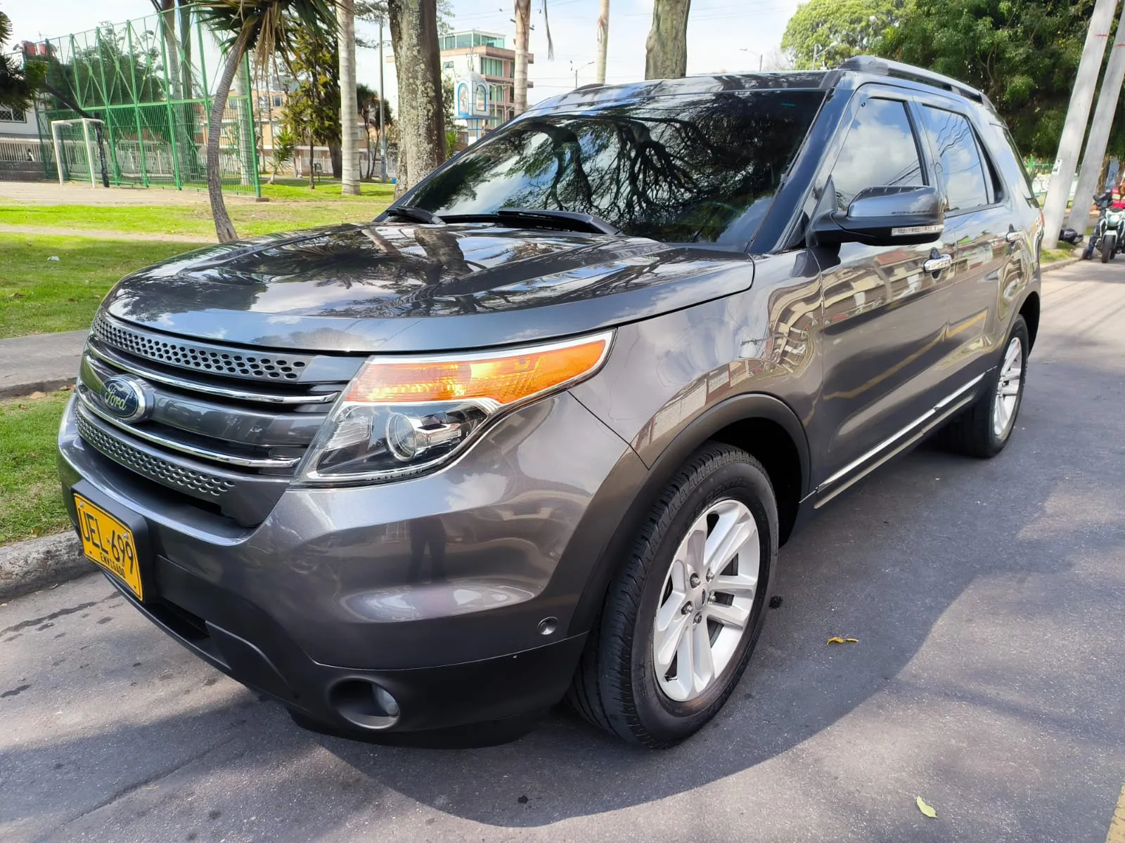 FORD EXPLORER [5] LIMITED 2015