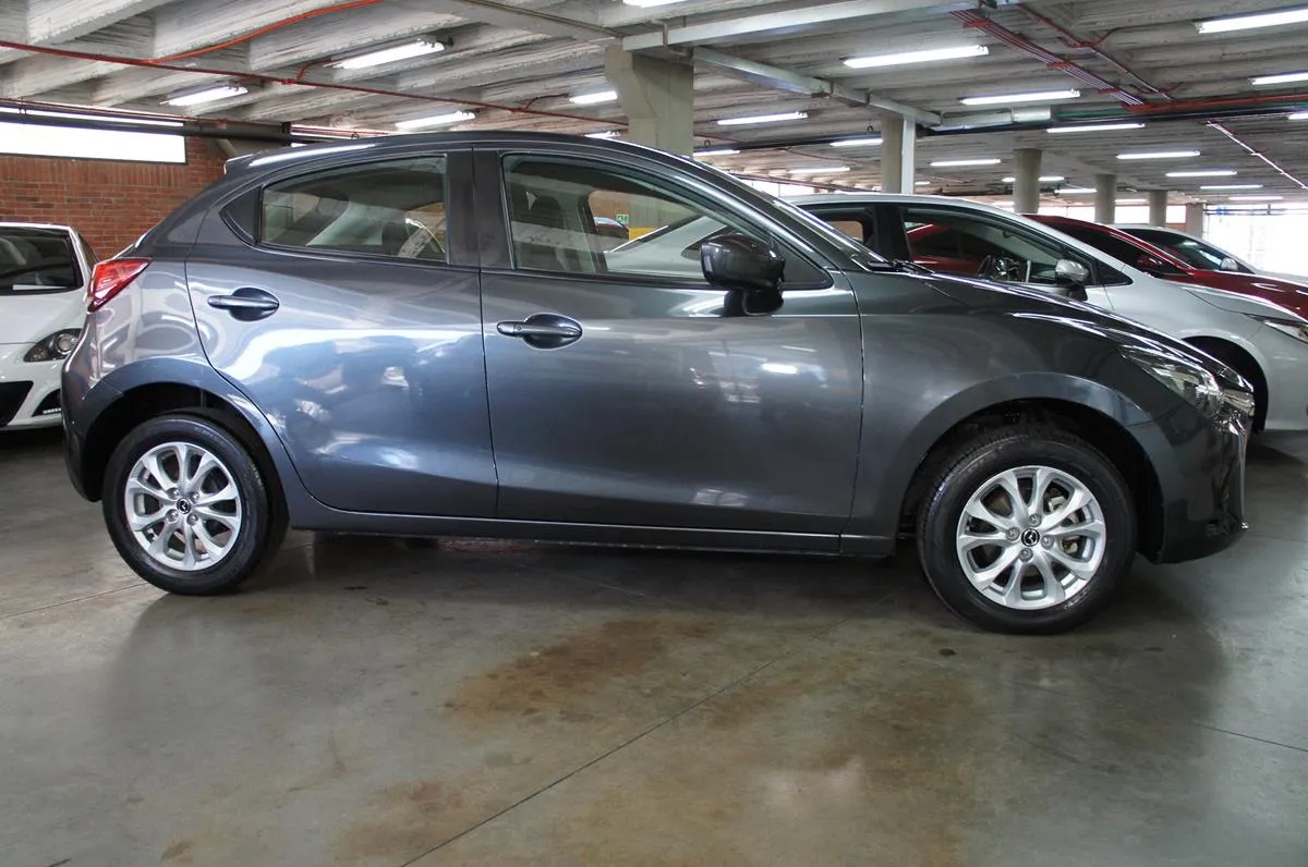 MAZDA 2 2017