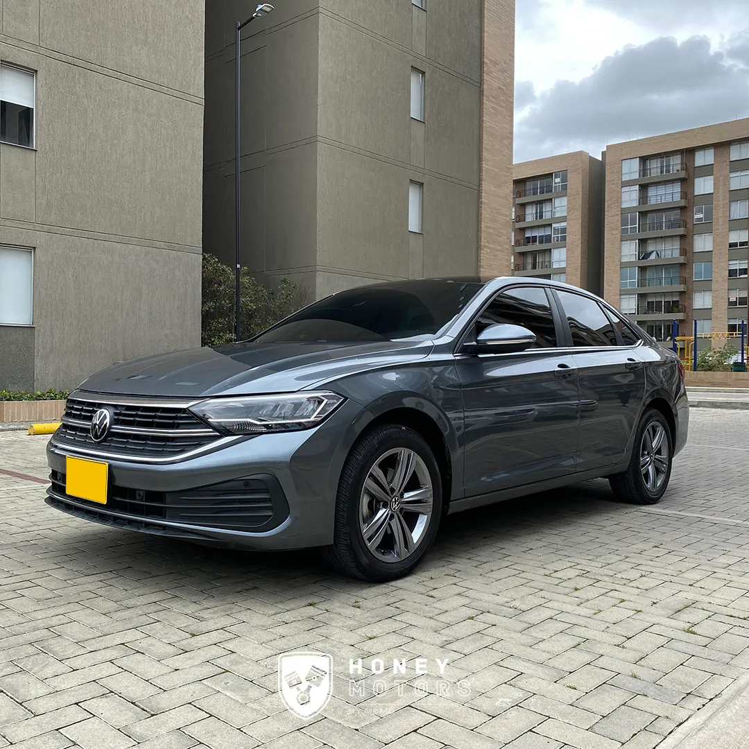 VOLKSWAGEN JETTA HIGHLINE 2024