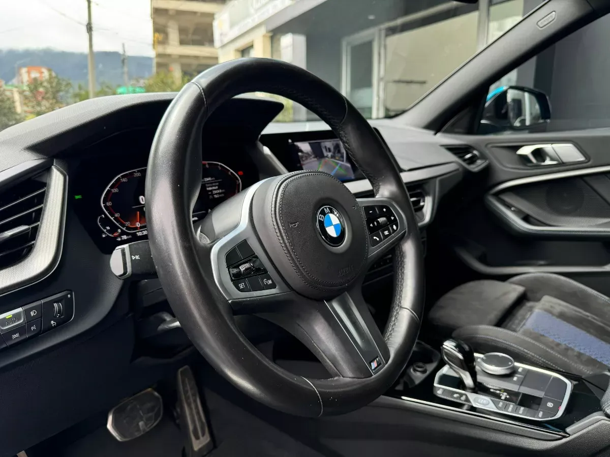 BMW 218 2022