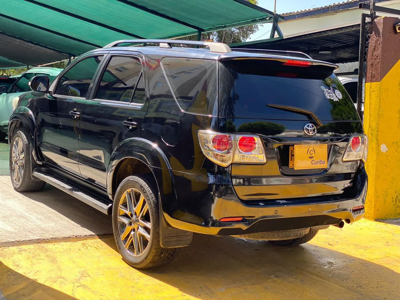 TOYOTA FORTUNER 2014