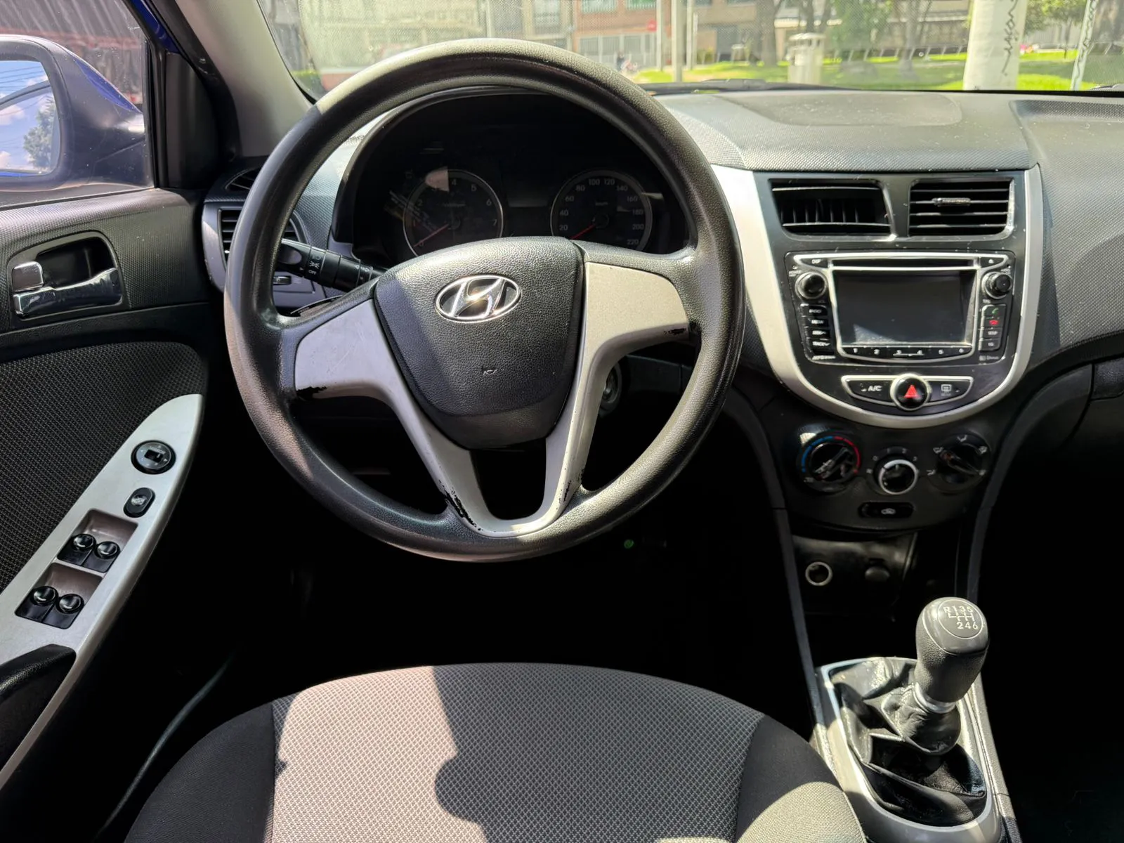 HYUNDAI Accent i25 2014