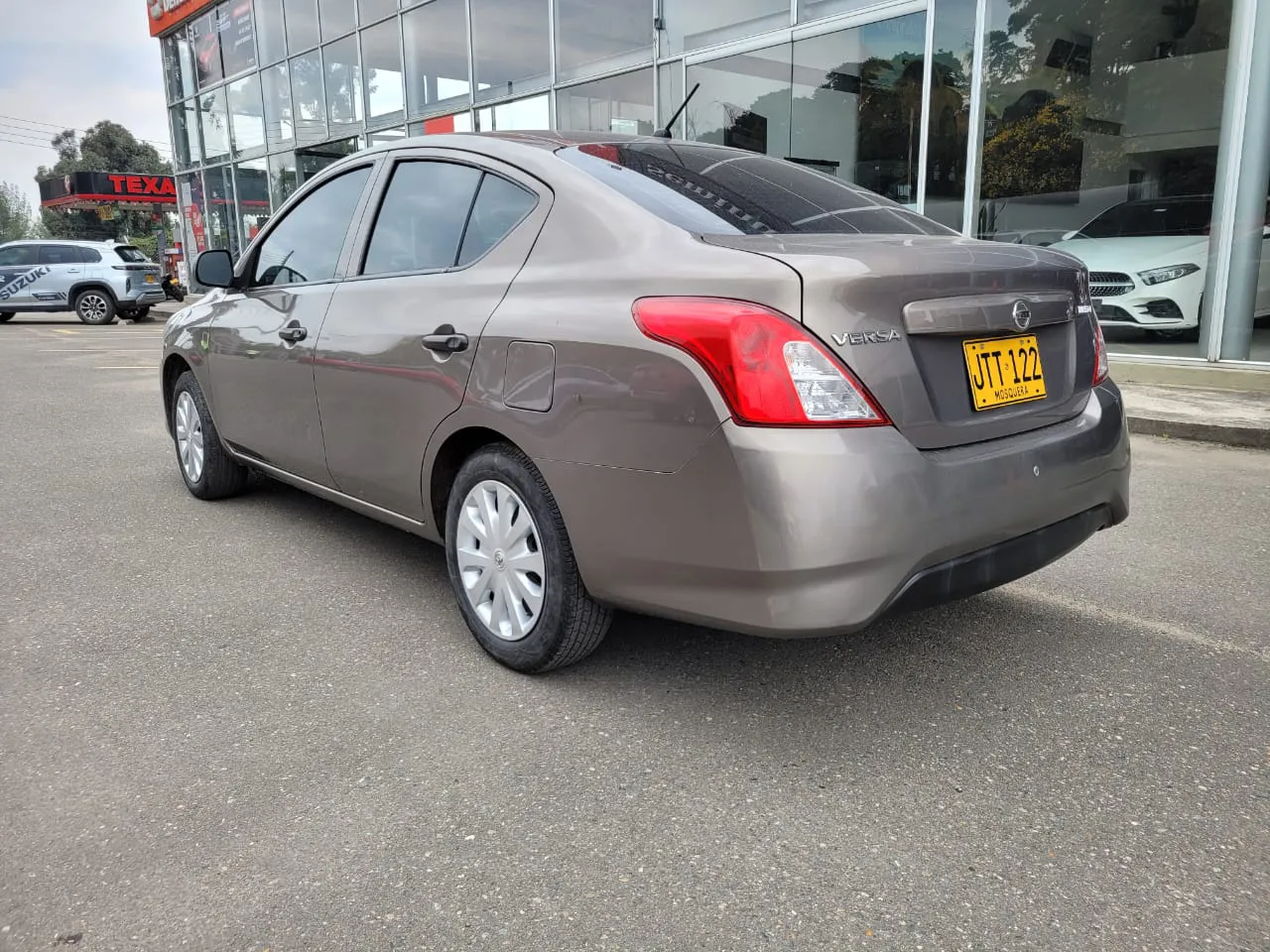 NISSAN VERSA 2021