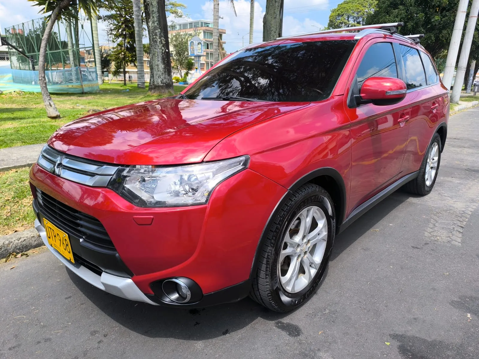 MITSUBISHI OUTLANDER 2015