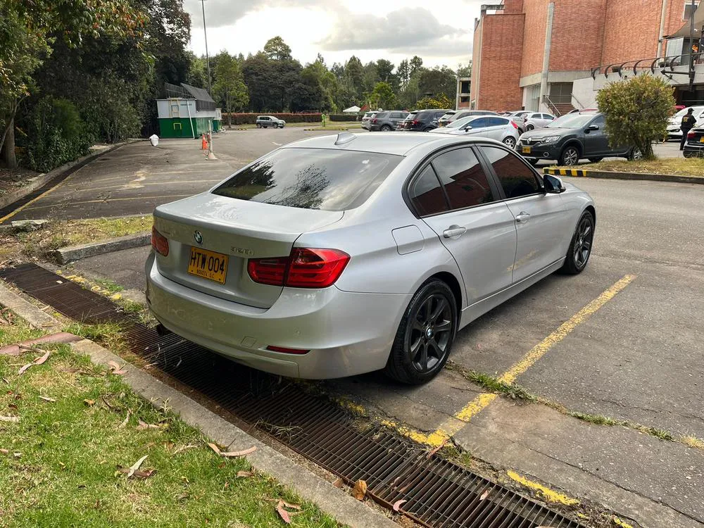 BMW 320i F30 Executive 2014